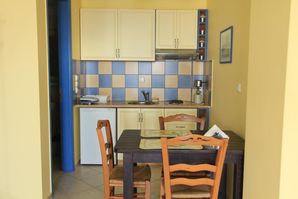 Iliobasilema Studios & Apartments Fiskardo Room photo