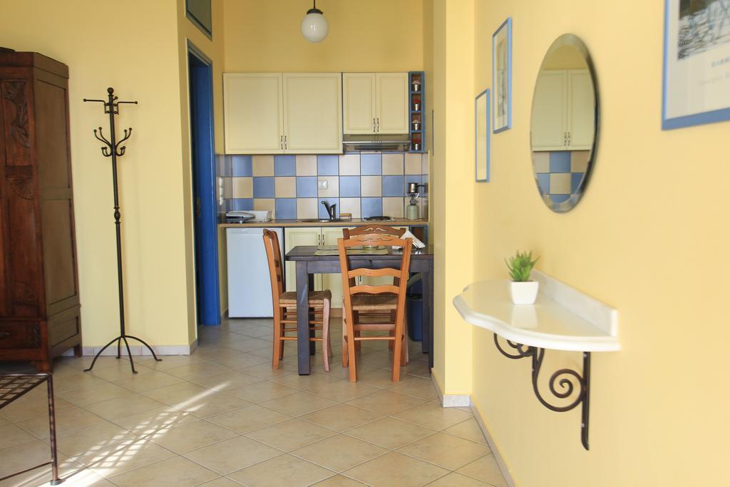 Iliobasilema Studios & Apartments Fiskardo Room photo