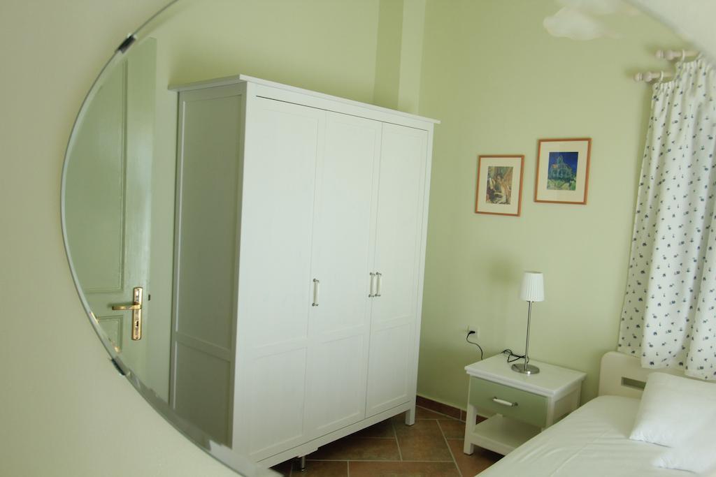 Iliobasilema Studios & Apartments Fiskardo Room photo