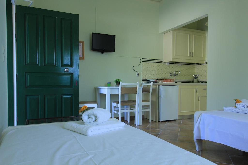 Iliobasilema Studios & Apartments Fiskardo Room photo